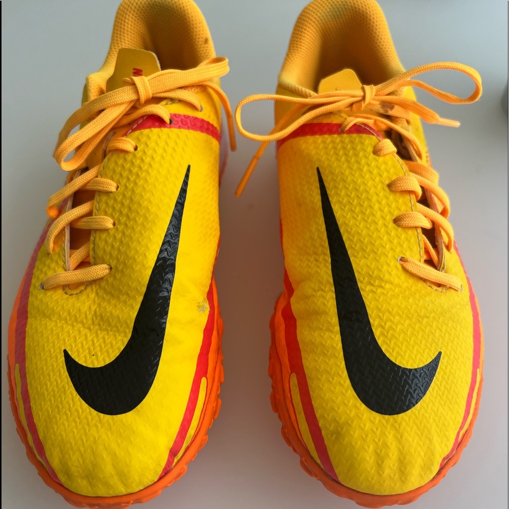 Kids Soccer Shoes